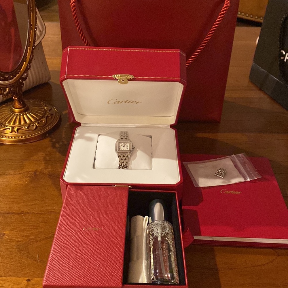 Cartier panther small watch. Like new condition includes everything! - Picture 1 of 15